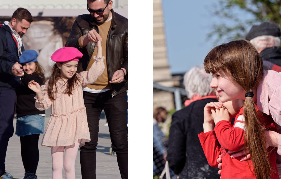 diptyque d'enfants dansant avec leur père et photographiés sur le parvis de la cathédrale de Paris