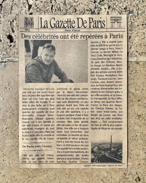 Une de magazine factice reprenant un faux article illustré d'une photographie de rue