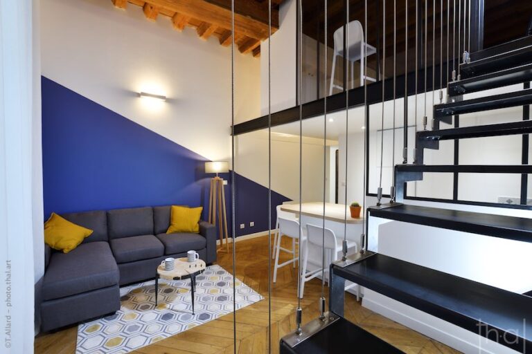 Photographie immobilière d'un studio avec mezzanine à Lyon Bellecour